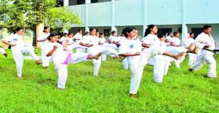 ছাত্রীদের আত্মরক্ষামূলক শিক্ষা দেবে বর্ধমানের স্কুল