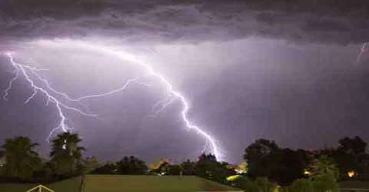 রাঙামাটিতে বজ্রপাতে মায়ের মৃত্যু, আহত দুই মেয়ে 