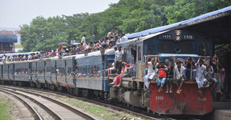 ধান কাটতে দক্ষিণে যাচ্ছেন উত্তরের মজুররা