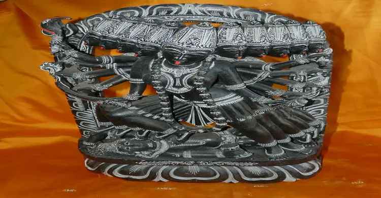 প্রায় ২ কোটি টাকা মূল্যের কালীমূর্তিসহ আটক ৪