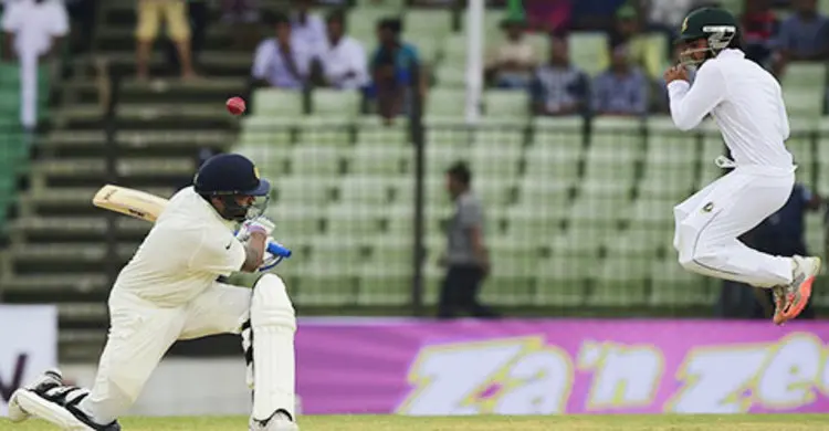 বৃষ্টি শেষে ফতুল্লায় আবার খেলা শুরু