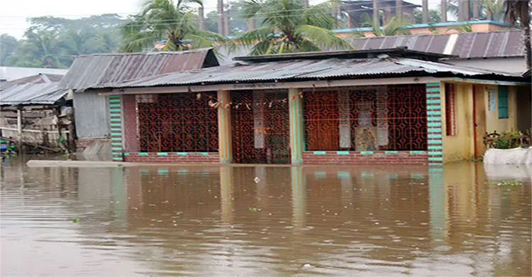 ভাণ্ডারিয়ায় মন্দিরসহ শত পরিবার জলাবদ্ধ
