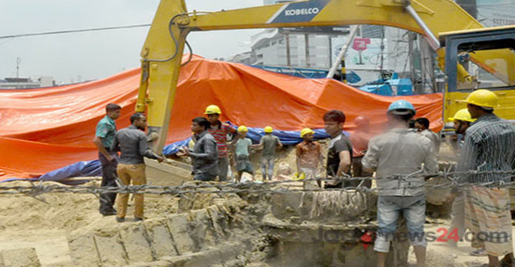 হোটেল সুন্দরবন রক্ষায় ভারী যন্ত্রের ব্যবহার
