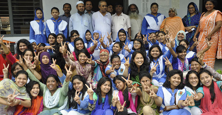 দিনাজপুর বোর্ডে শীর্ষে আমেনা বাকী রেসিডেন্সিয়াল মডেল স্কুল 