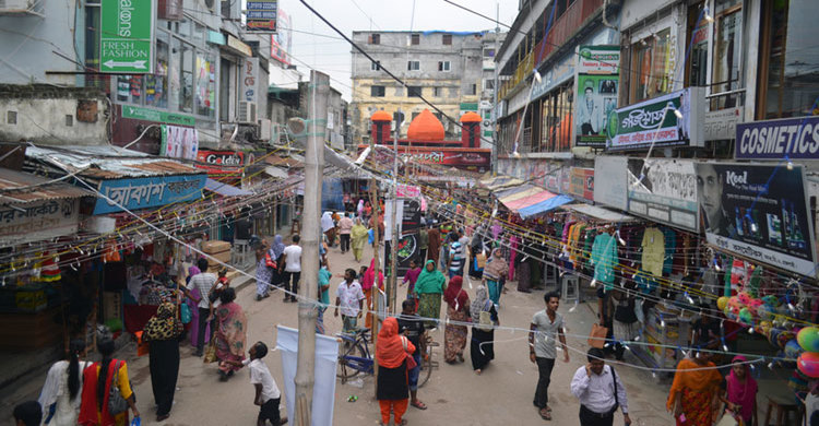 বিক্রেতাদের হতাশা নিয়ে চলছে রাজশাহীর ঈদ বাজার