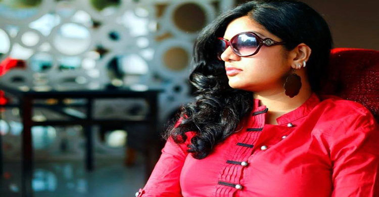 প্রথম একক নিয়ে এলিটা