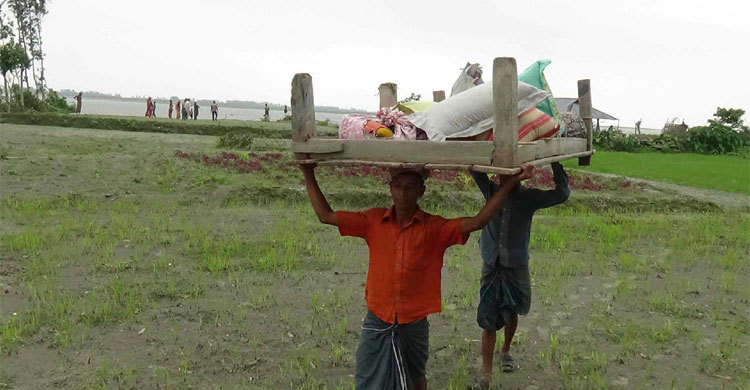 বিপদসীমার উপর দিয়ে প্রবাহিত হচ্ছে ব্রহ্মপুত্রের পানি