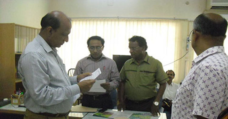 হামলাকারীদের গ্রেফতারের দাবিতে বিএমএ’র স্মারকলিপি প্রদান