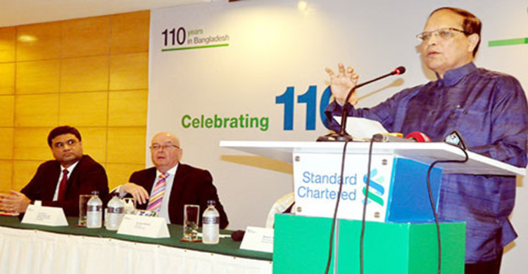 সেবার ক্ষেত্রে গ্রাহকদের এক দৃষ্টিতে দেখুন : গভর্নর 