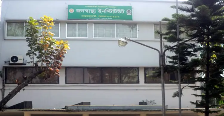 জনস্বাস্থ্য ইনস্টিটিউটে স্যালাইন ও রক্তের ব্যাগ উৎপাদন বেড়েছে