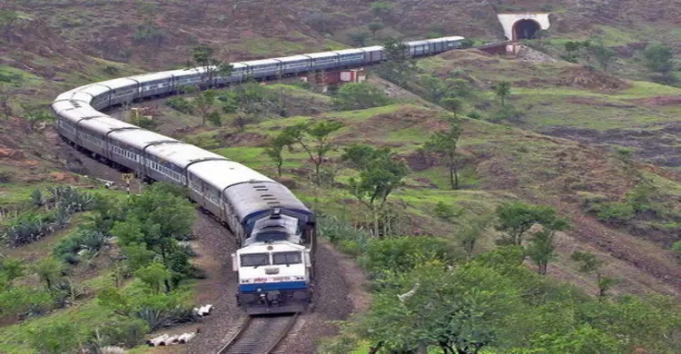 সৌরশক্তিতে চলবে ট্রেন
