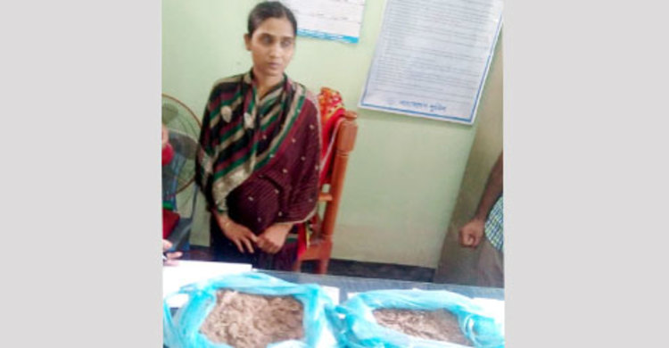 মাদারগঞ্জে ৪ কেজি গাঁজাসহ নারী আটক