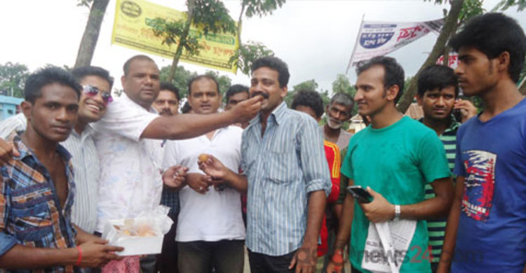 মুজাহিদের ফাঁসির রায়ে জামালপুরে গণজাগরণ মঞ্চের আনন্দ মিছিল