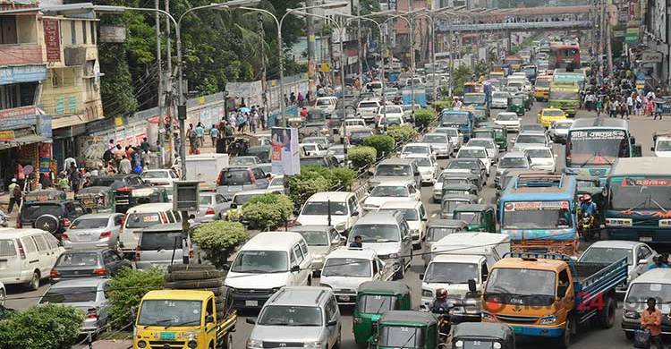 এক মিনিটের পথ দুই ঘণ্টায়!