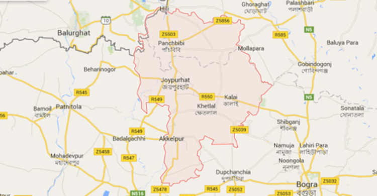 জয়পুরহাটে ঘূর্ণিঝড়ে বিদ্যুৎ ও রেল যোগাযোগ বিচ্ছিন্ন