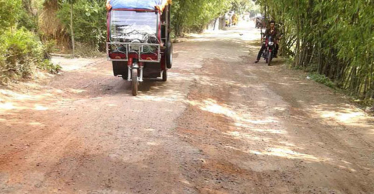 কুড়িগ্রামের রাজারহাট সড়কের বেহাল দশা