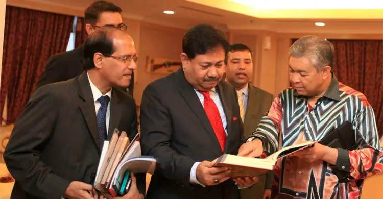 মালয়েশিয়ার স্বরাষ্ট্রমন্ত্রীকে অধিক জনশক্তি আমদানির আহ্বান