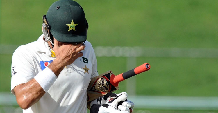 শ্রীলংকান বোলারদের দাপটে কুপোকাত পাকিস্তান