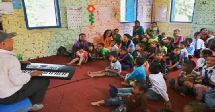 ভূমিকম্পে বিধ্বস্ত নেপালে আবারো পাঠদান শুরু