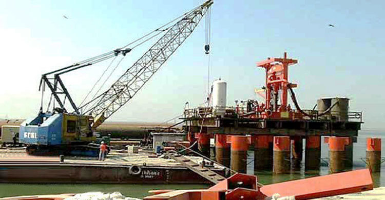 এগিয়ে চলছে পদ্মা সেতুর নির্মাণ কাজ