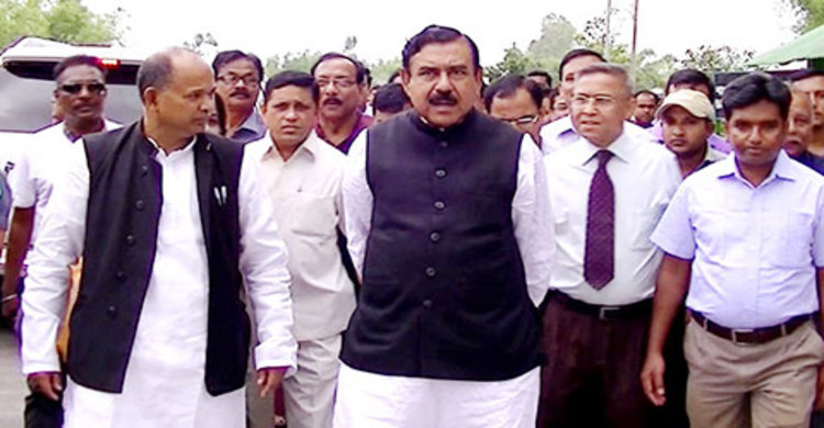 বাংলাবান্ধা স্থলবন্দর পরিদর্শন করলেন নৌ পরিবহন মন্ত্রী