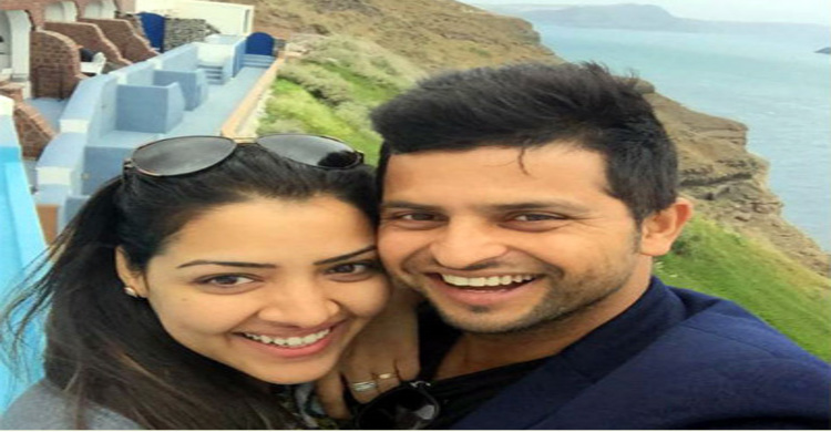 বাংলাদেশ সফরের আগে হানিমুনে ব্যস্ত রায়না