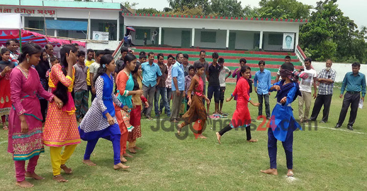 রাজবাড়ীতে গ্রামীণ ঐতিহ্যবাহী খেলাধুলা অনুষ্ঠিত