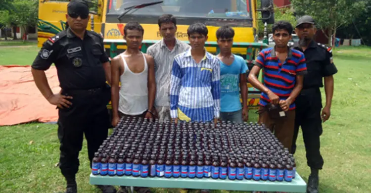 রাজশাহীতে ফেনসিডিলসহ আটক ৫