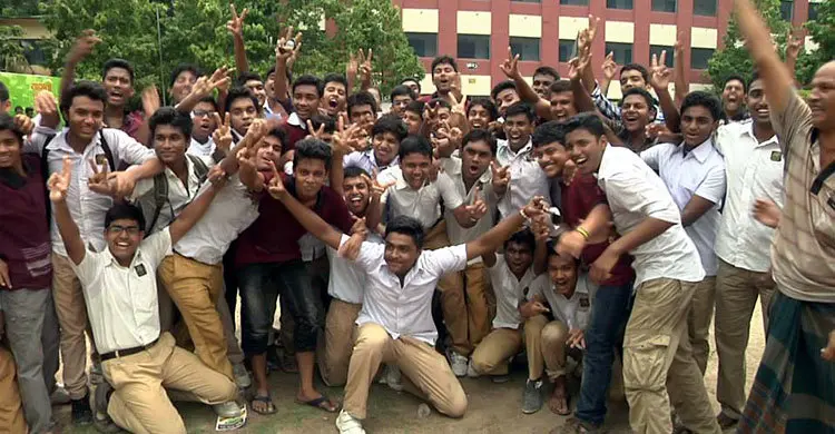 কলেজে ভর্তি আতঙ্কে রাজশাহীর শিক্ষার্থীরা