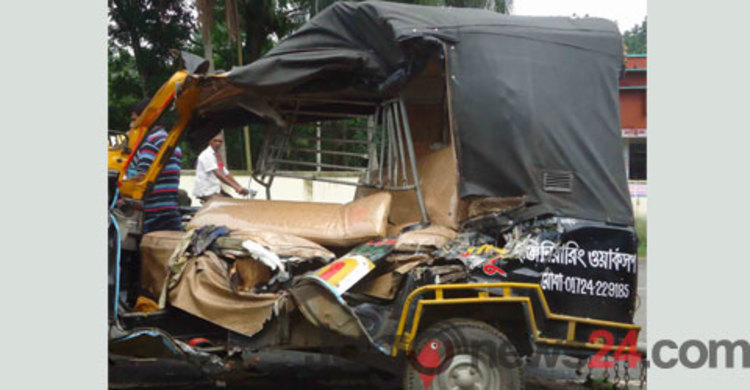 রাজবাড়ীতে বাস ও মাহেন্দ্রের মুখোমুখি সংঘর্ষে ১ জন নিহত