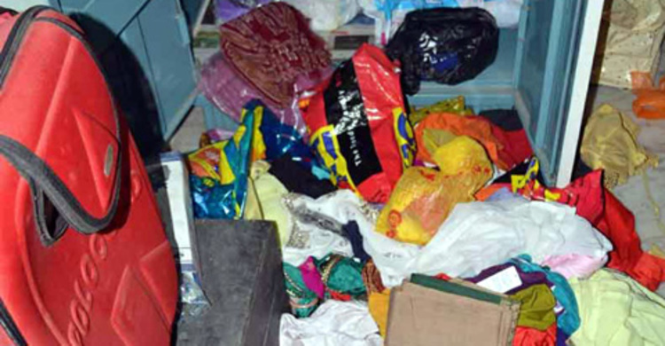 নোয়াখালীতে ব্যবসায়ীর বাড়িতে দুর্ধর্ষ ডাকাতি