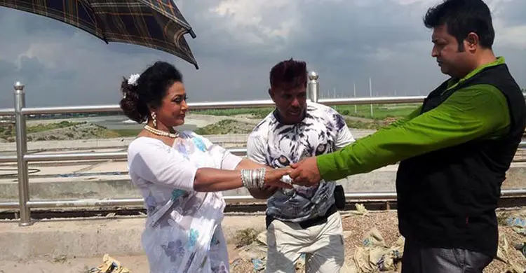 নিজের জনপ্রিয় গান নিয়ে ফিরছেন রোজিনা 