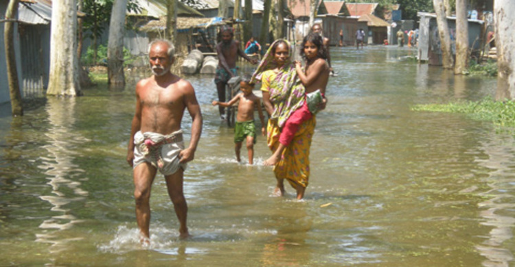 সিরাজগঞ্জে ৬টি শিক্ষা প্রতিষ্ঠানসহ ফসলি জমি নদীতে