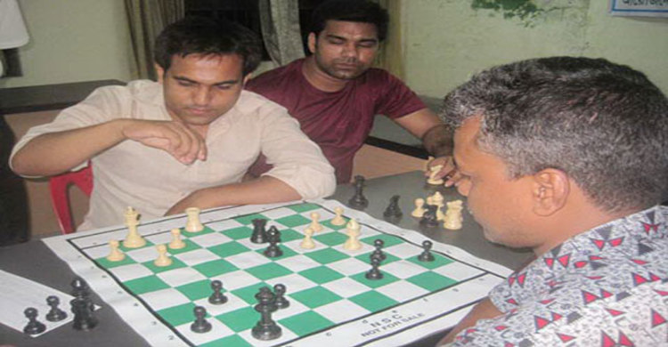 ডিএসএ দাবা প্রতিযোগিতায় চ্যাম্পিয়ন রউফ আজিজ