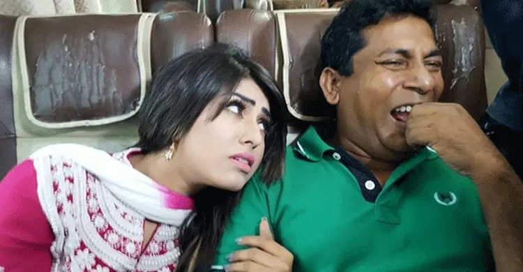 রাঙামাটিতে সিকান্দার বক্সের পরিবার (দেখুন ছবিতে)