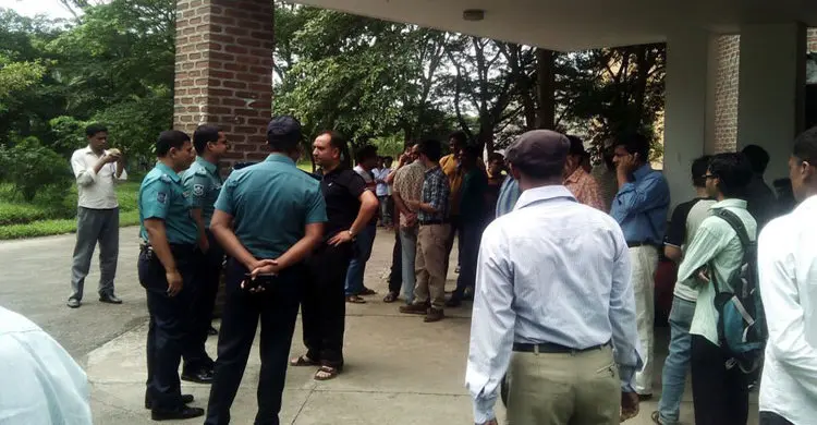 শাবি উপাচার্যের পক্ষ-বিপক্ষ নিয়ে শিক্ষকরা মুখোমুখি