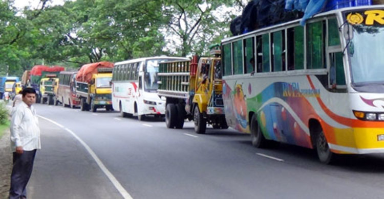 টাঙ্গাইলে দু`টি ট্রাকের সংঘর্ষে নিহত ২ : তীব্র যানজট