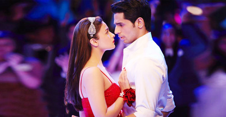 সিদ্ধার্থের সাথে প্রেম করছেন আলিয়া!