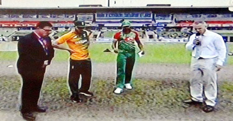 টস হেরে ফিল্ডিংয়ে বাংলাদেশ