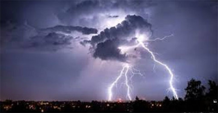 রাজৈরে বজ্রপাতে ২ শ্রমিকের মৃত্যু