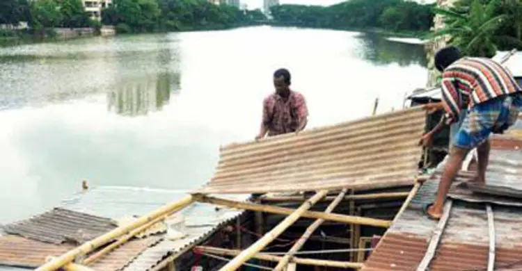 গুলশান লেকে অবৈধ নির্মাণকারীদের বিরুদ্ধে ব্যবস্থার নির্দেশ