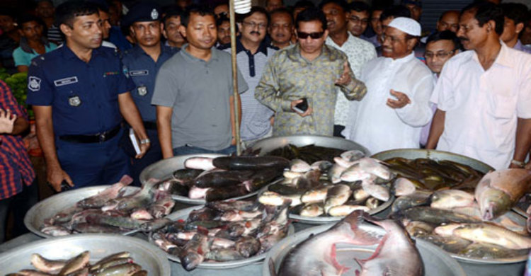 কুমিল্লায় ডিসি-এসপি`র বাজার পরিদর্শন