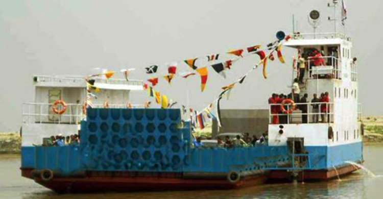 আটকে পড়া ফেরি ২৩ ঘণ্টা পর উদ্ধার