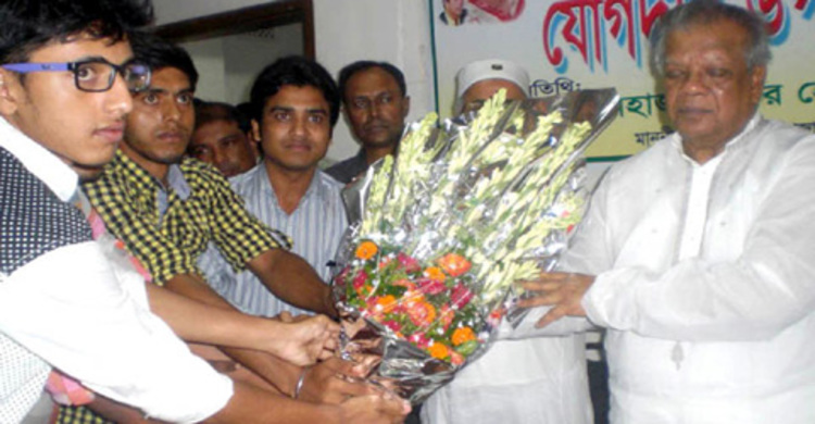 ঝালকাঠিতে জাপার শতাধিক নেতাকর্মীর আ.লীগে যোগদান