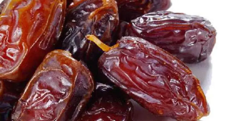 রমজানে উপহার এসেছে ২০০ মেট্রিক টন খেজুর 