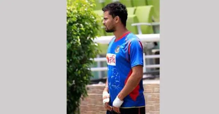 বাসের ধাক্কায় মাশরাফি আহত