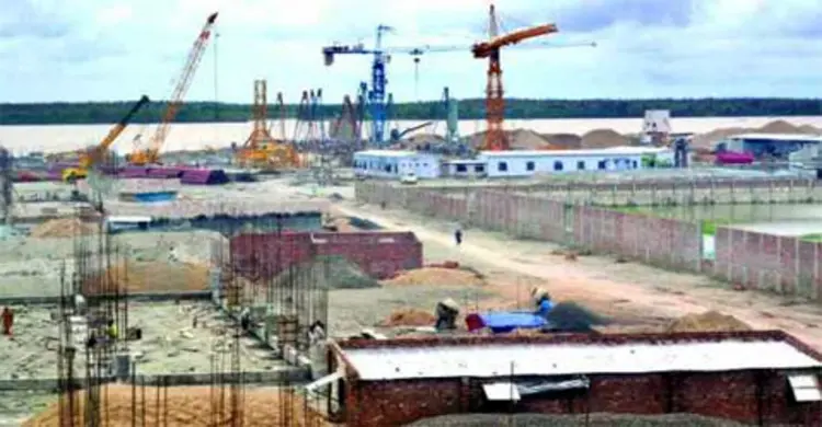 খাদ্য মন্ত্রণালয়ের কর্মকর্তাদের মংলা সাইলো পরিদর্শন