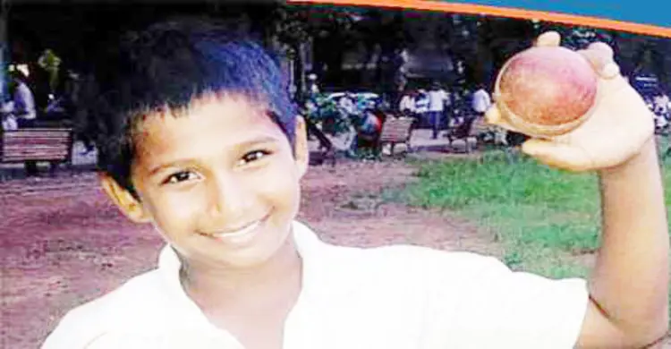৯ বছরের বালকের ৯ রানে ৯ উইকেট