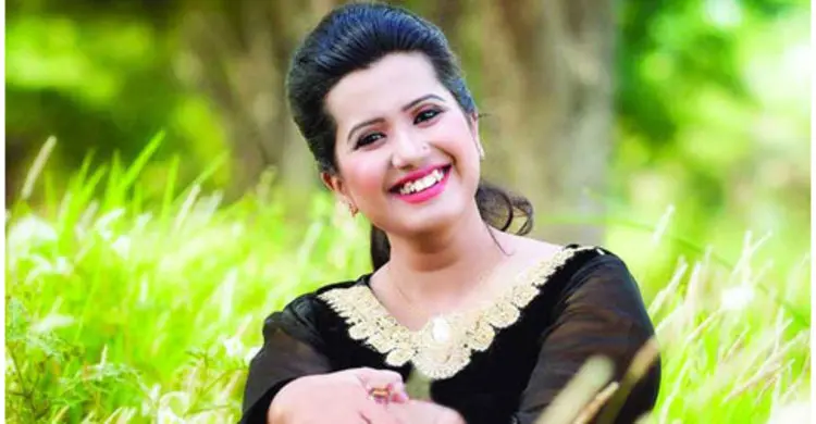 হিন্দি গান গাইলেন ন্যান্সি (ভিডিও)