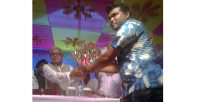 ডিমলায় বিএনপিসহ বিভিন্ন দলের নেতাকর্মীর আ.লীগে যোগদান